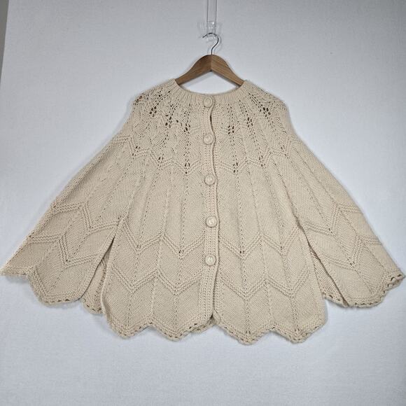 VTG Hand Knitted Cape Poncho Beige Button Front Grandmacore Boho Handmade - Picture 15 of 15